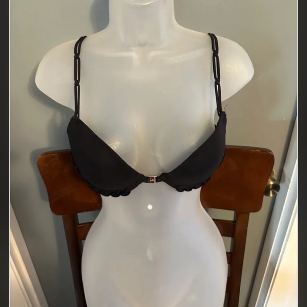 Black Underwire Bra with Molded Cups and Adjustable Straps 36B